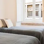 Gem 8 Guests Modern *