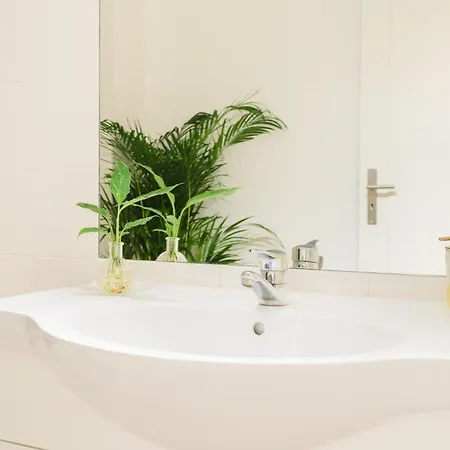 Gem Modern For 8 Guests Apartamento *
