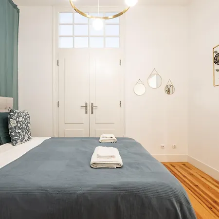 Gem 8 Guests Modern *