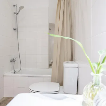Gem Modern For 8 Guests Apartamento *