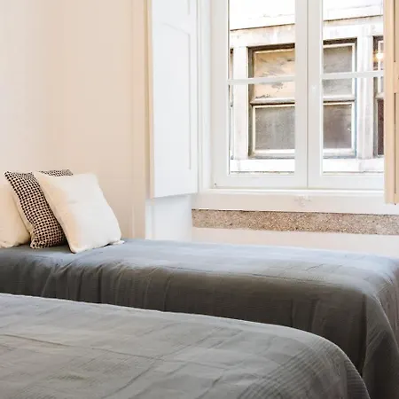 Gem 8 Guests Modern *